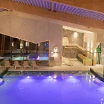 Hotel Aries & 5*