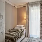 Hotel Aries & 5*