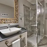 Hotel Aries &