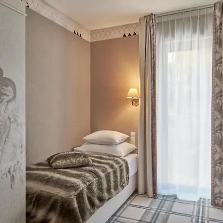 Hotel Aries & 5*