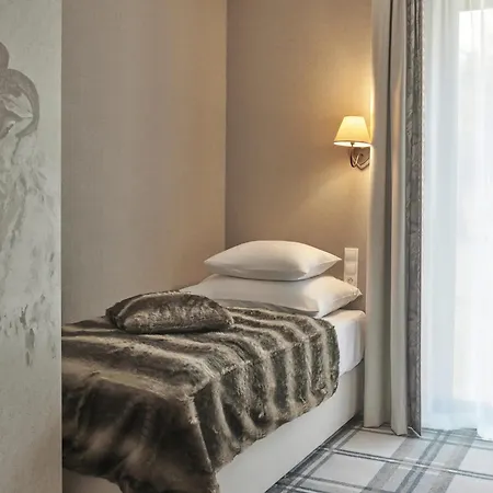 Hotel Aries &