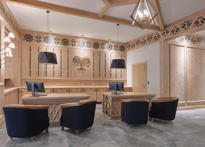 Aries & מלון 5*